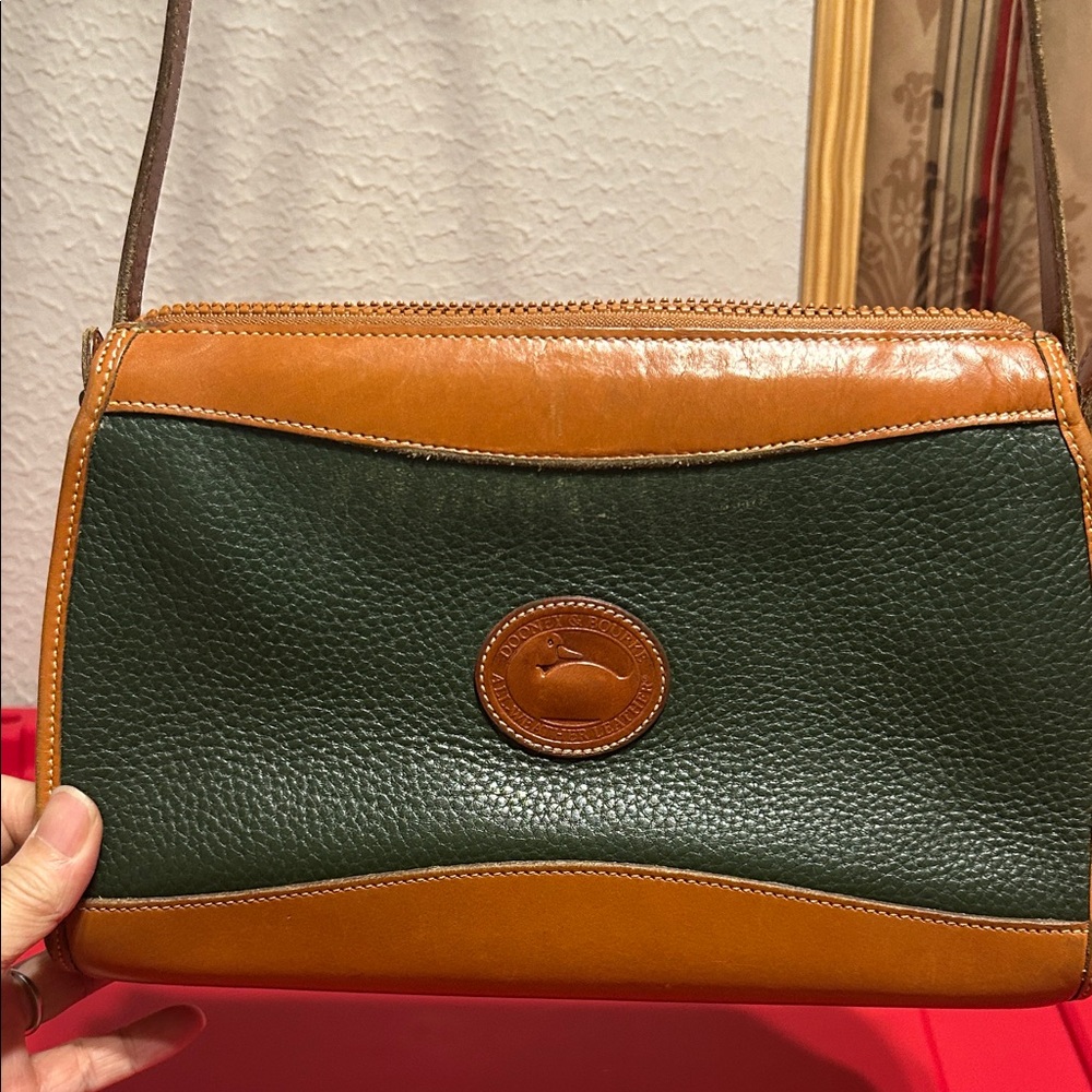 Dooney Bourke Vintage Green and Tan Leather Crossbody . All Weather Letter 🌱